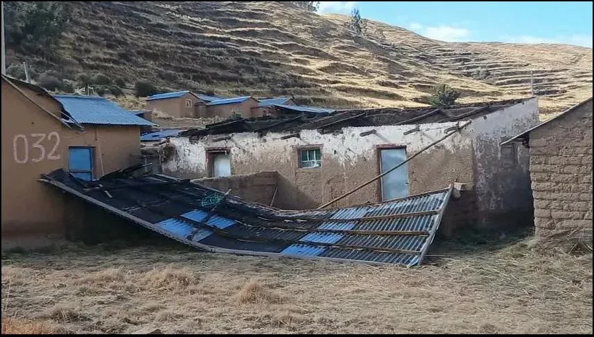 Casas destechadas en Chupa