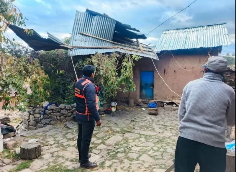 Casas destechadas en Moho