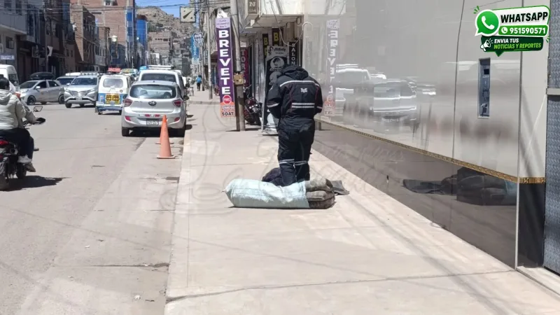Vecinos alertan por hombre que permanece en la vía pública y piden atención de autoridades