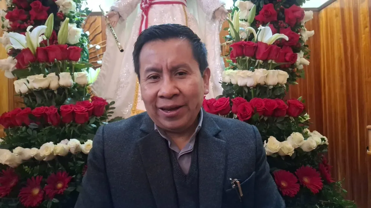 El sacerdote de la parroquia Cristo Rey de Juliaca, Kevin David Vargas Valencia