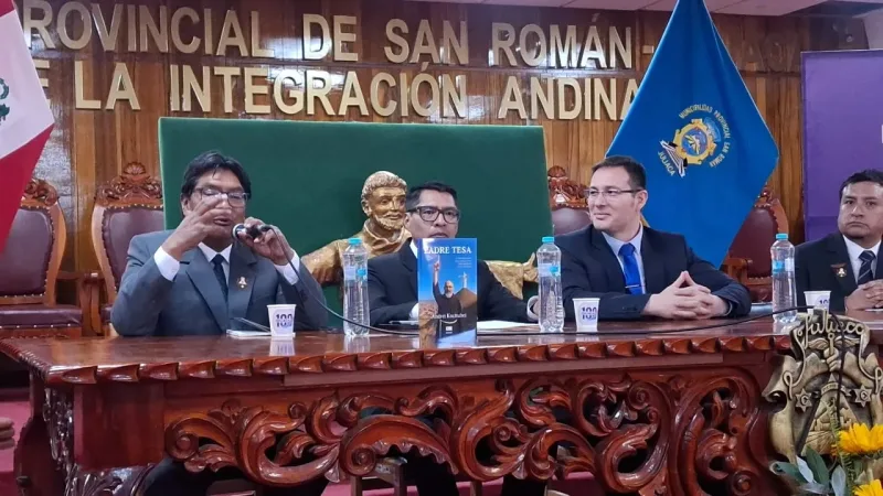 Libro Teodoro Sakata Andrade