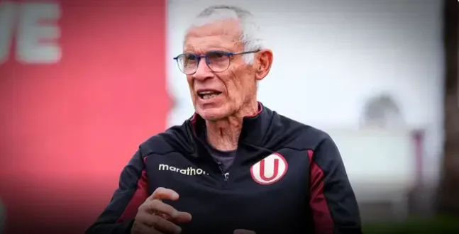 Héctor Cúper - Entrenador de Universtario
