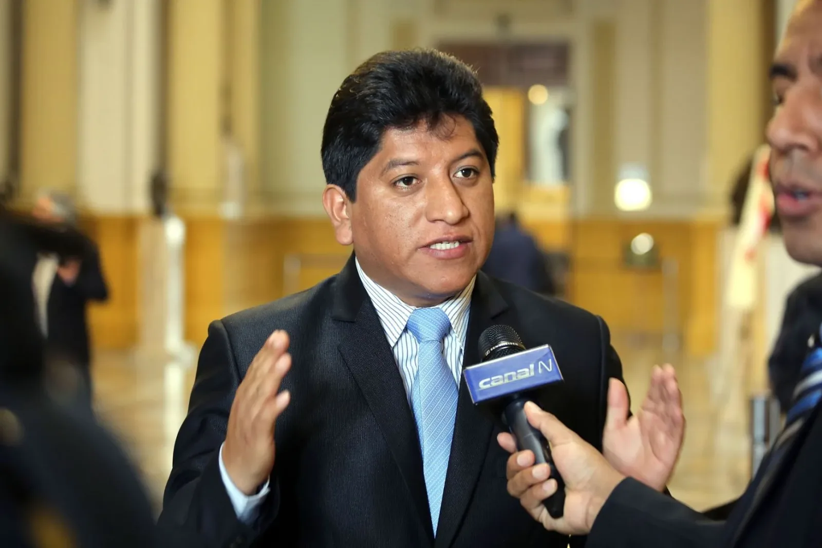 El defensor del Pueblo, Josué Gutiérrez