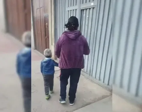 Serenazgo de Juliaca rescata a niño extraviado y lo devuelve a su madre