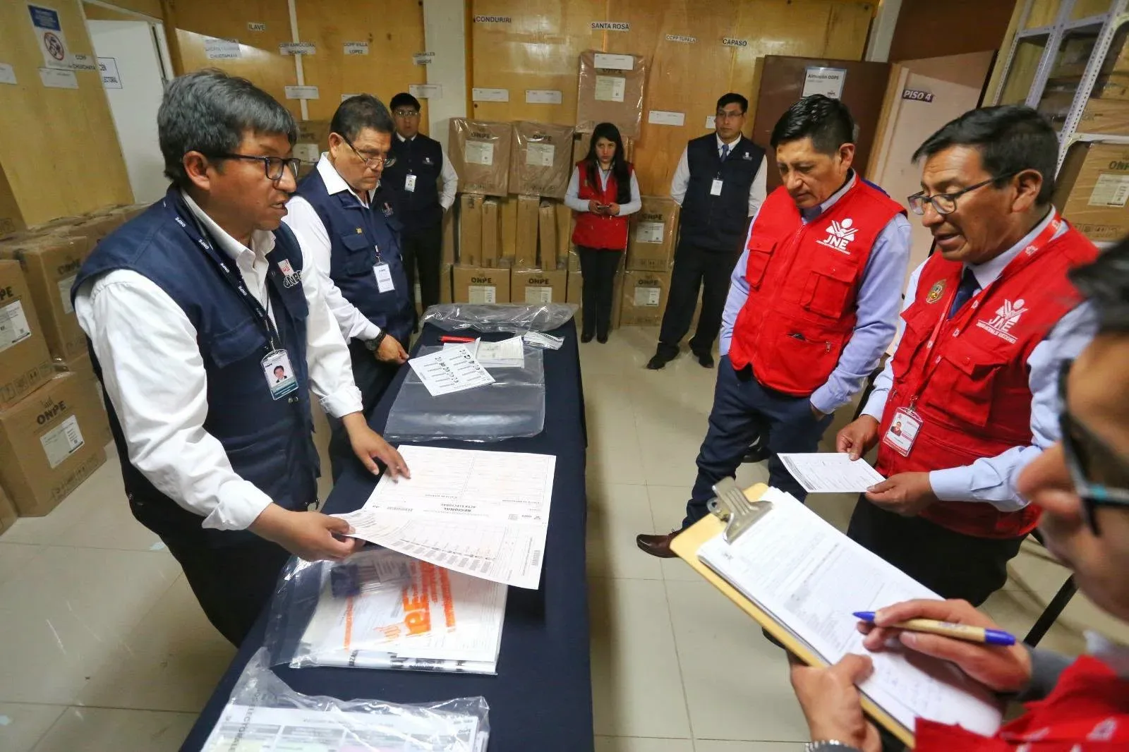 ODPE Puno verifica material electoral para las Elecciones Regionales y Municipales 2026