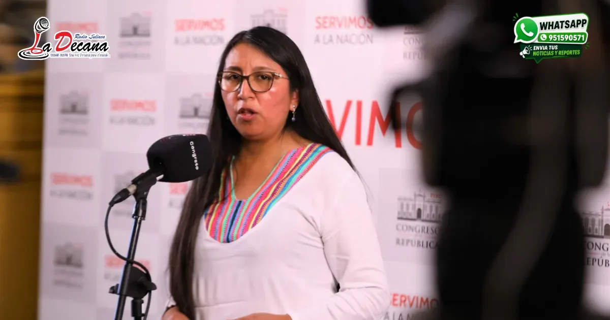 Ruth Luque Senadora del Perú