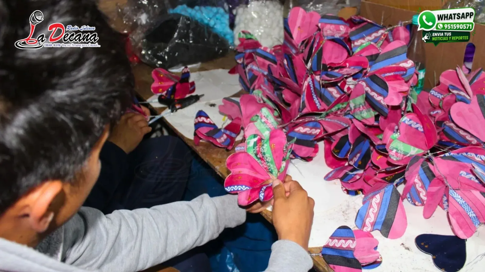 Internos del penal de Juliaca elaboran más de 35 mil coronas para la campaña de Todos los Santos
