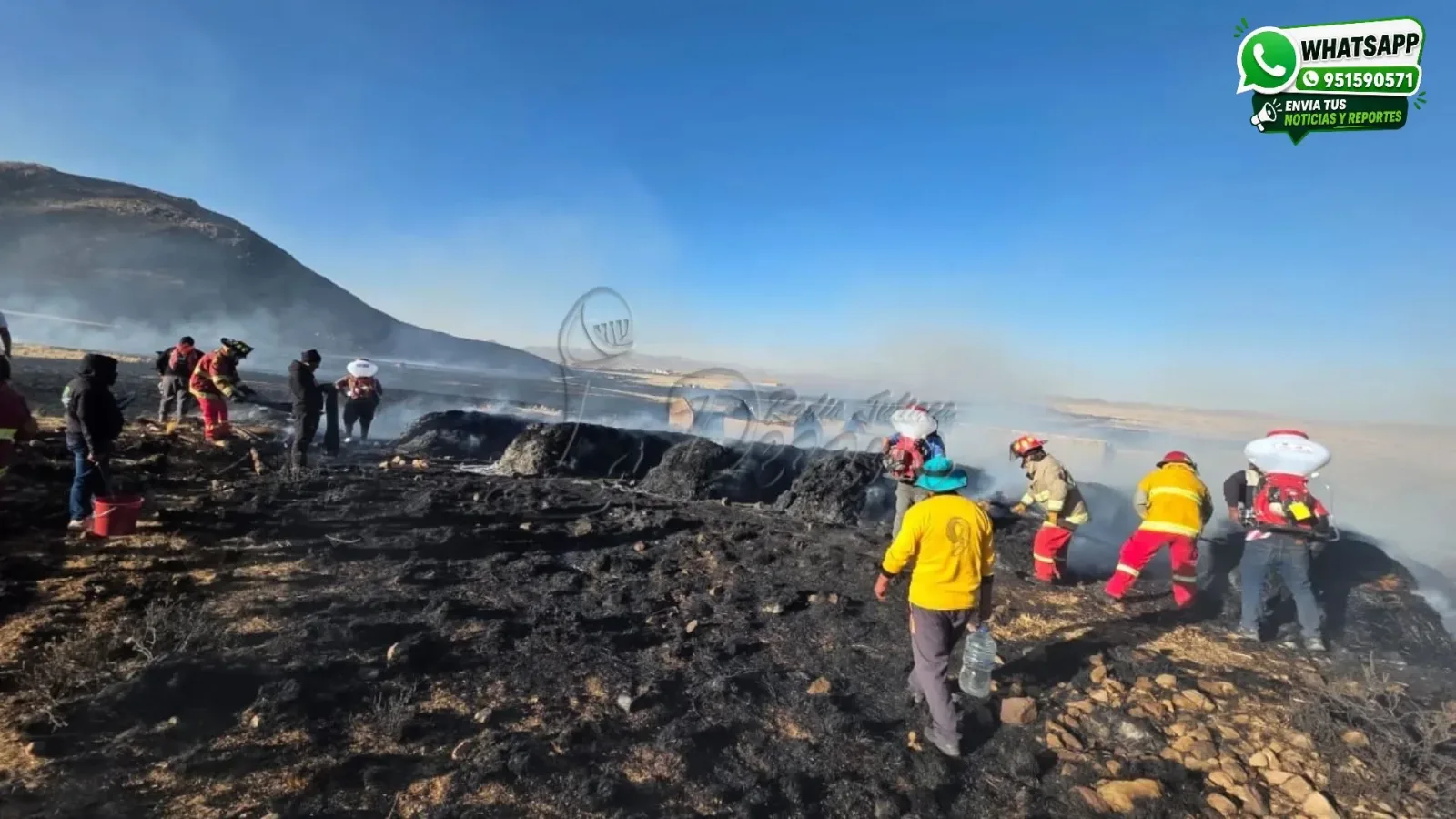 Bomberos y pobladores luchan por controlar las llamas