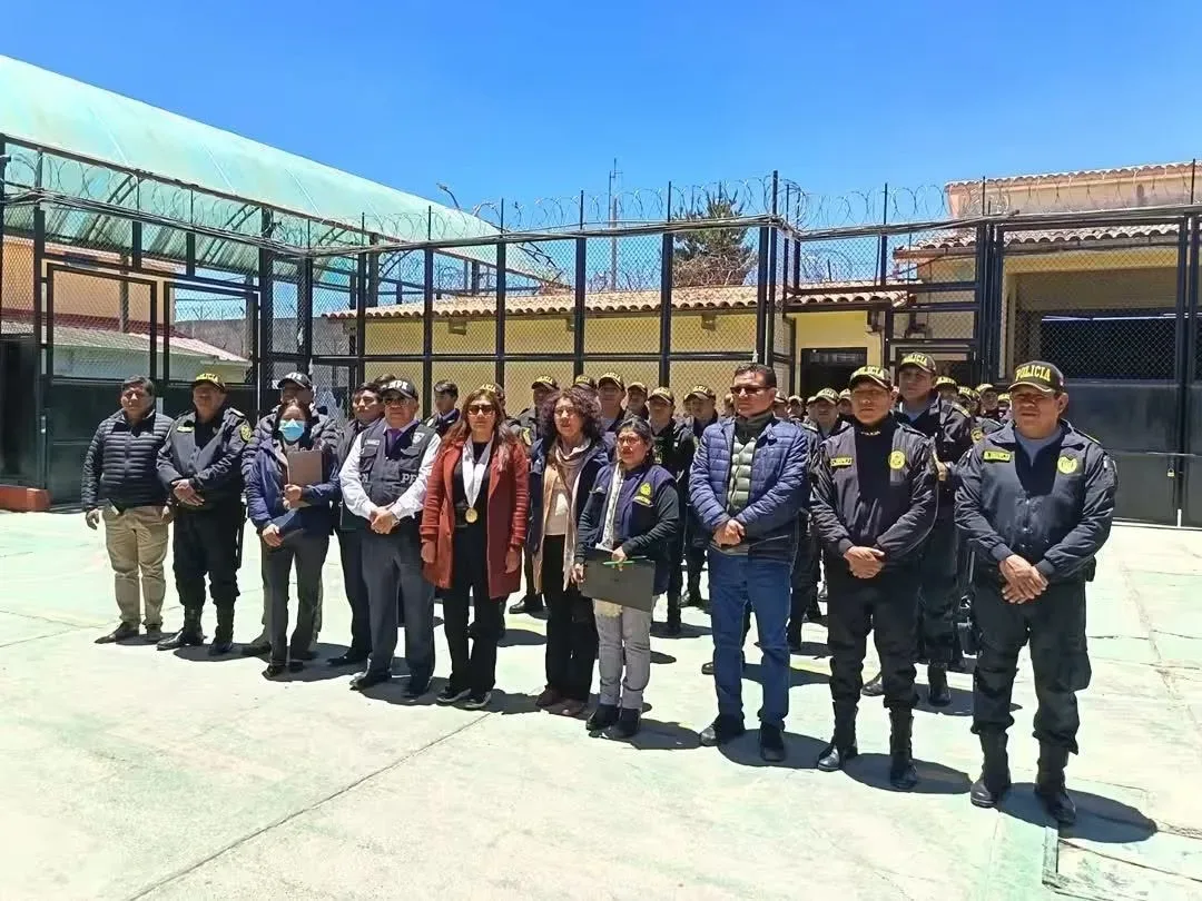 INPE realiza operativo en el penal de Juliaca e incauta objetos no autorizados