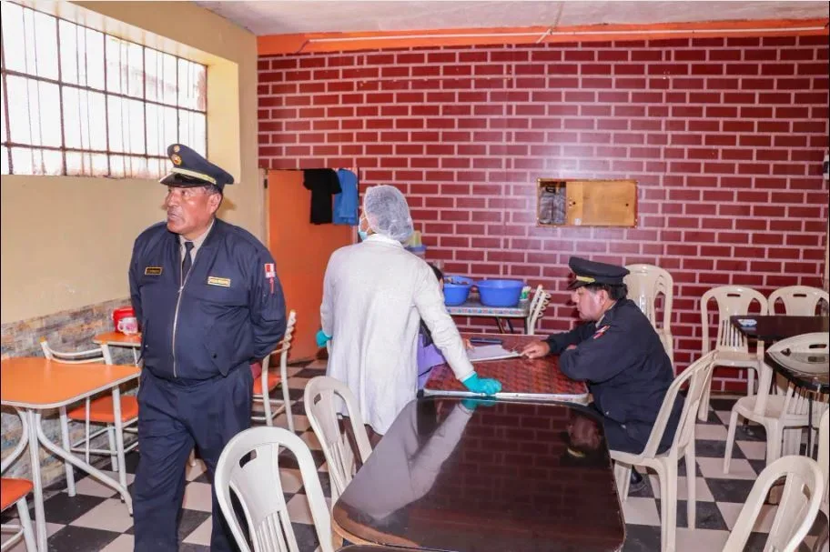 Inspecciona a restaurants en Putina