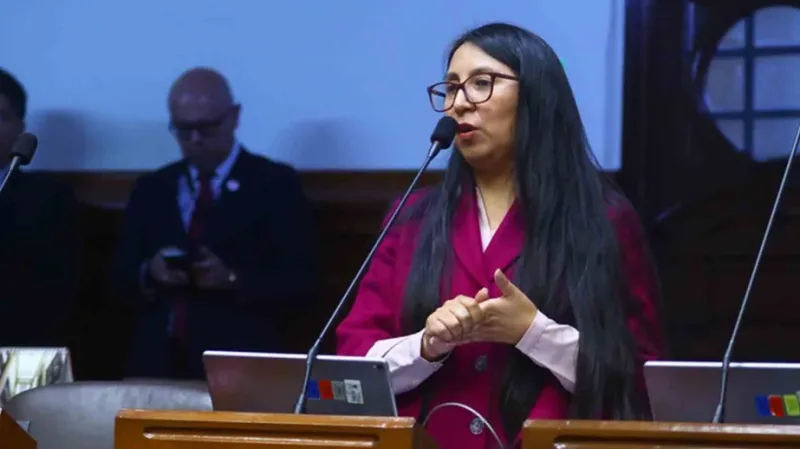 Ruth Luque - Senadora