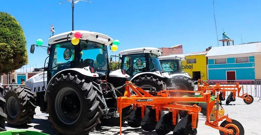 tractores agrícolas completamente equipados