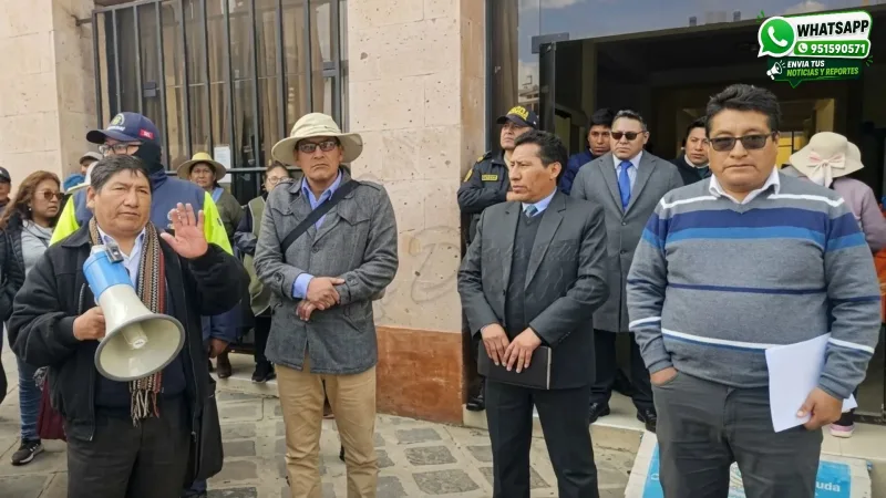 Pobladores de Ayaviri rechazan monumento en la plaza de armas y exigen paralizar los trabajos